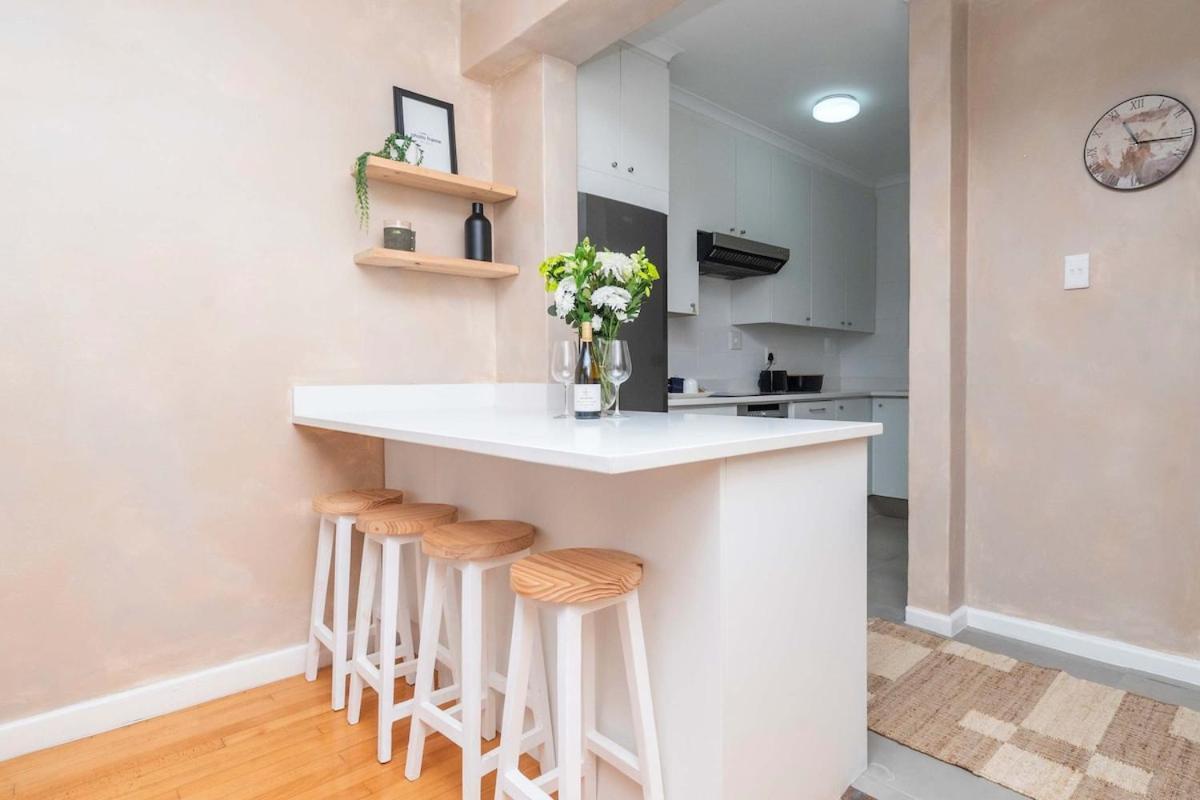 Apartment Bay Point Elegant Getaway *