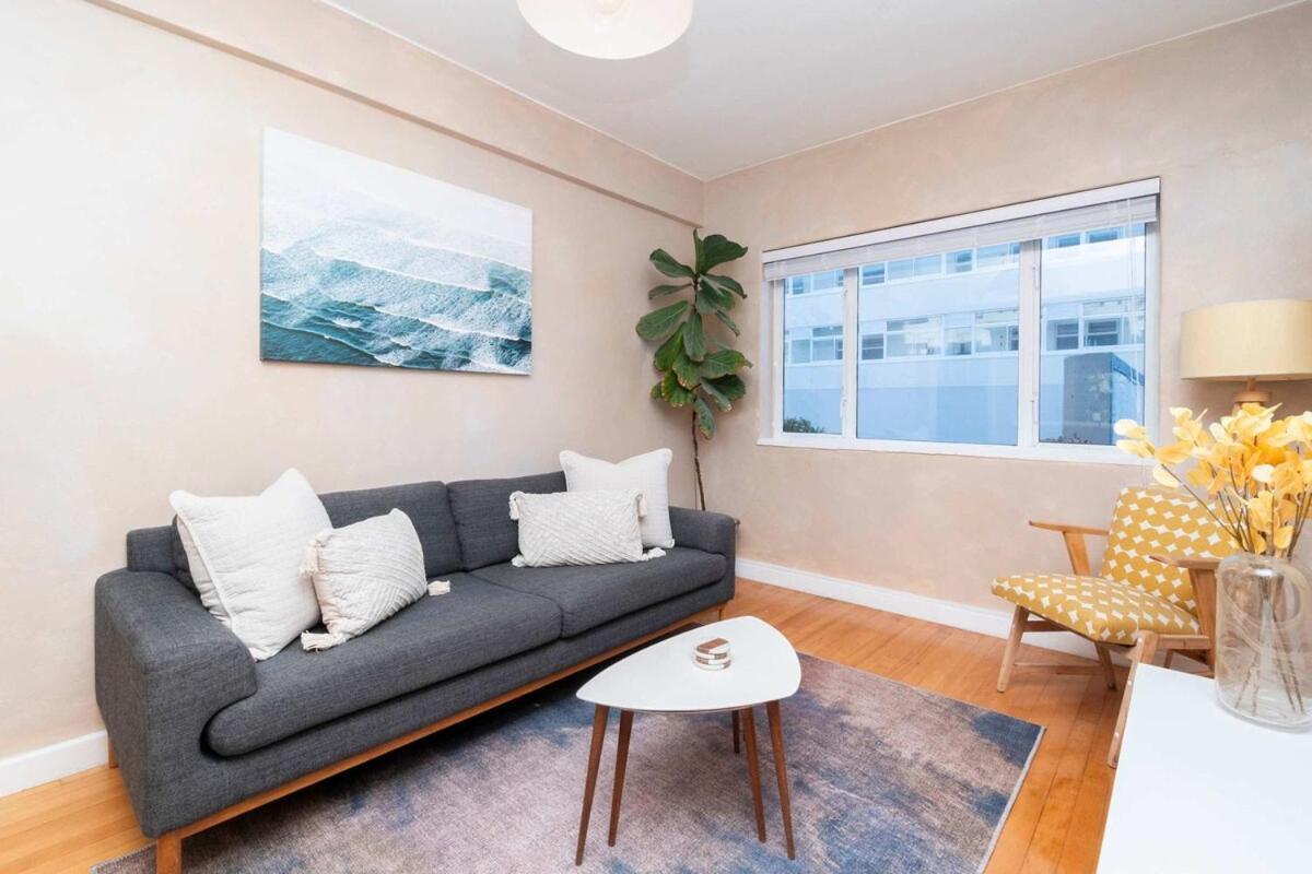 Apartment Bay Point Elegant Getaway *