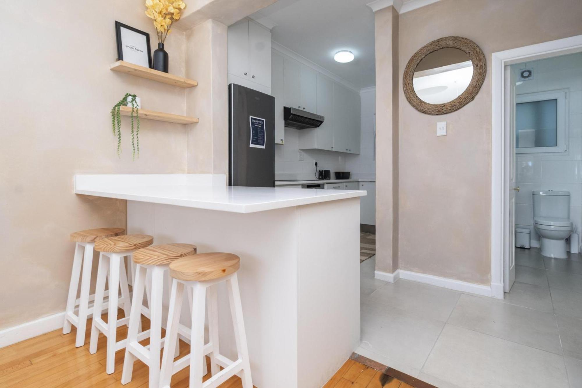 Apartment Bay Point Elegant Getaway Cape Town