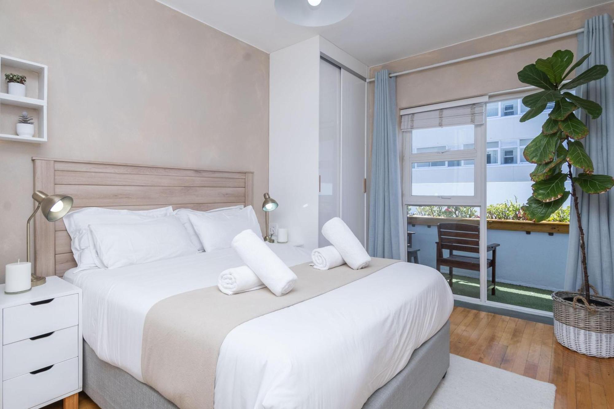 Bay Point Elegant Getaway Cape Town